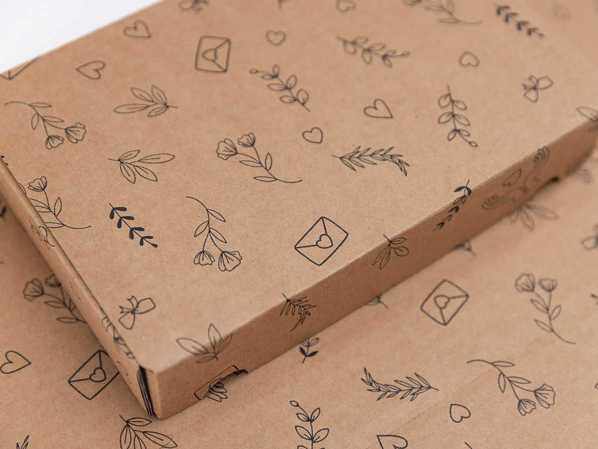 Dárková krabice s potiskem miniatur 220x150x42 mm - 005