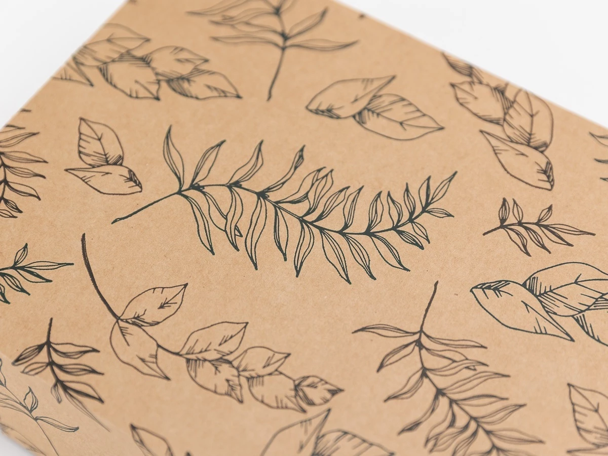 Dárková krabice s potiskem listů 245x185x75 mm - 005