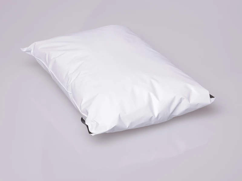 Obálka plastová samolepicí bílo-černá 400x500, tl. 0,07 - 006