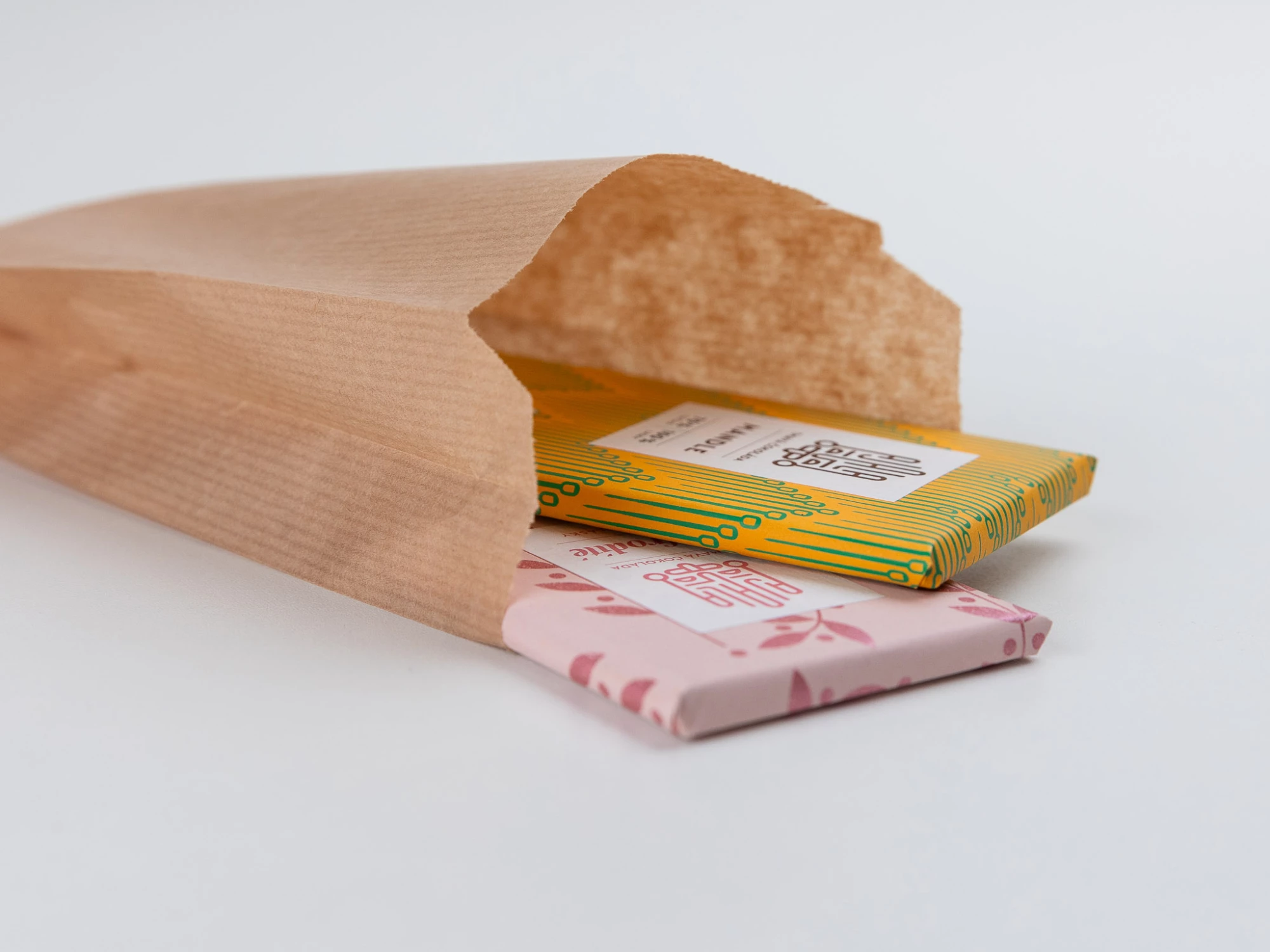 Papírový sáček 140x320mm s bočními sklady 70mm, nosnost 2kg - 002